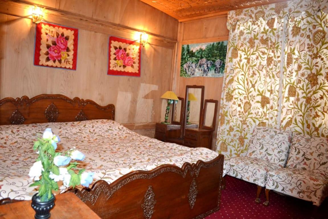 New Minar Group Of Houseboats Hotel Srīnagar Exterior foto