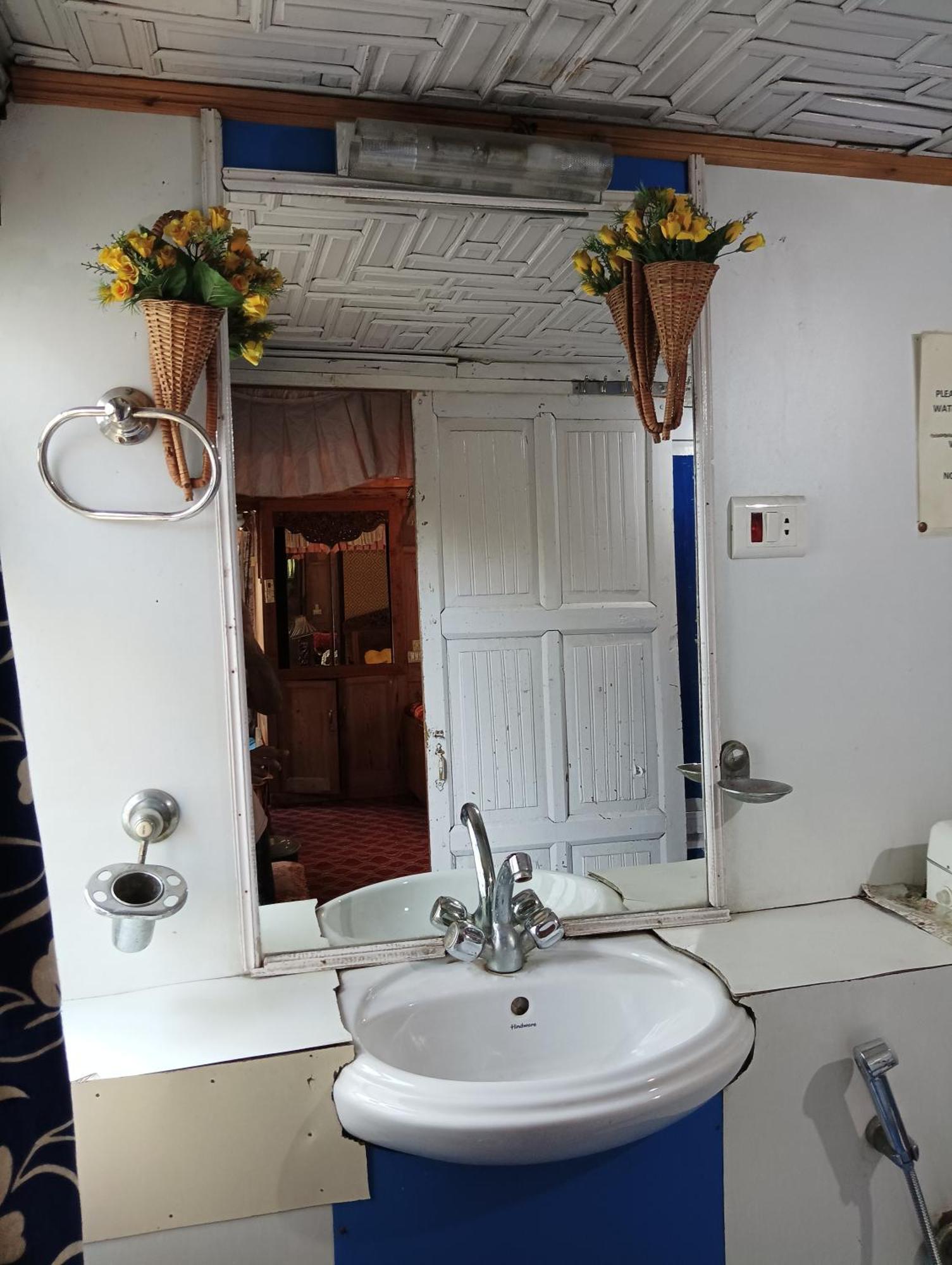 New Minar Group Of Houseboats Hotel Srīnagar Exterior foto