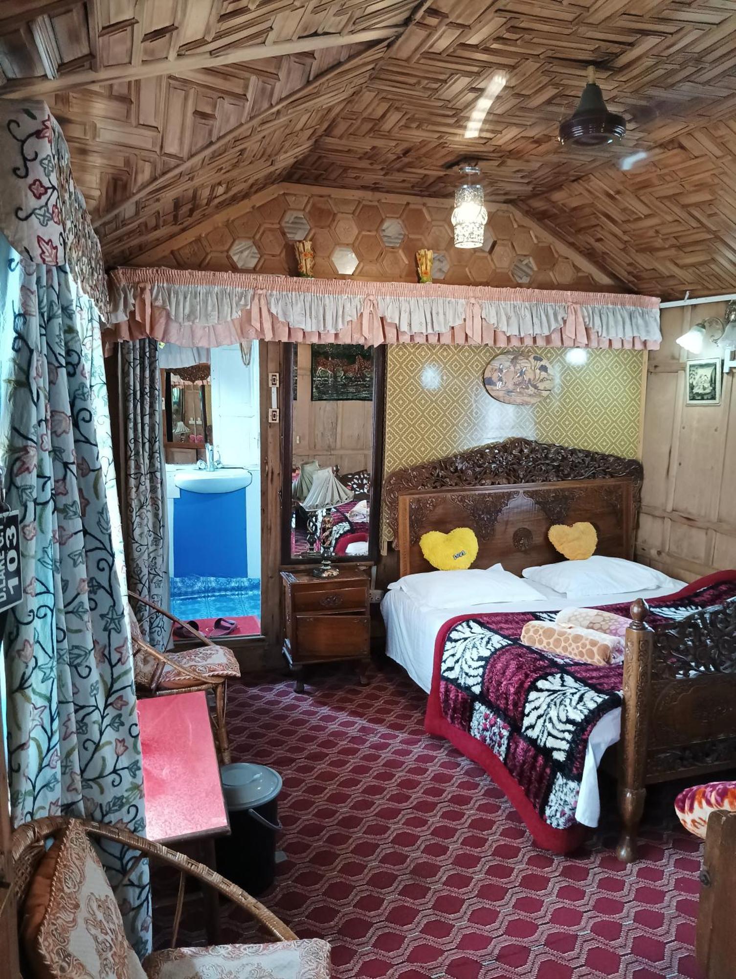 New Minar Group Of Houseboats Hotel Srīnagar Exterior foto