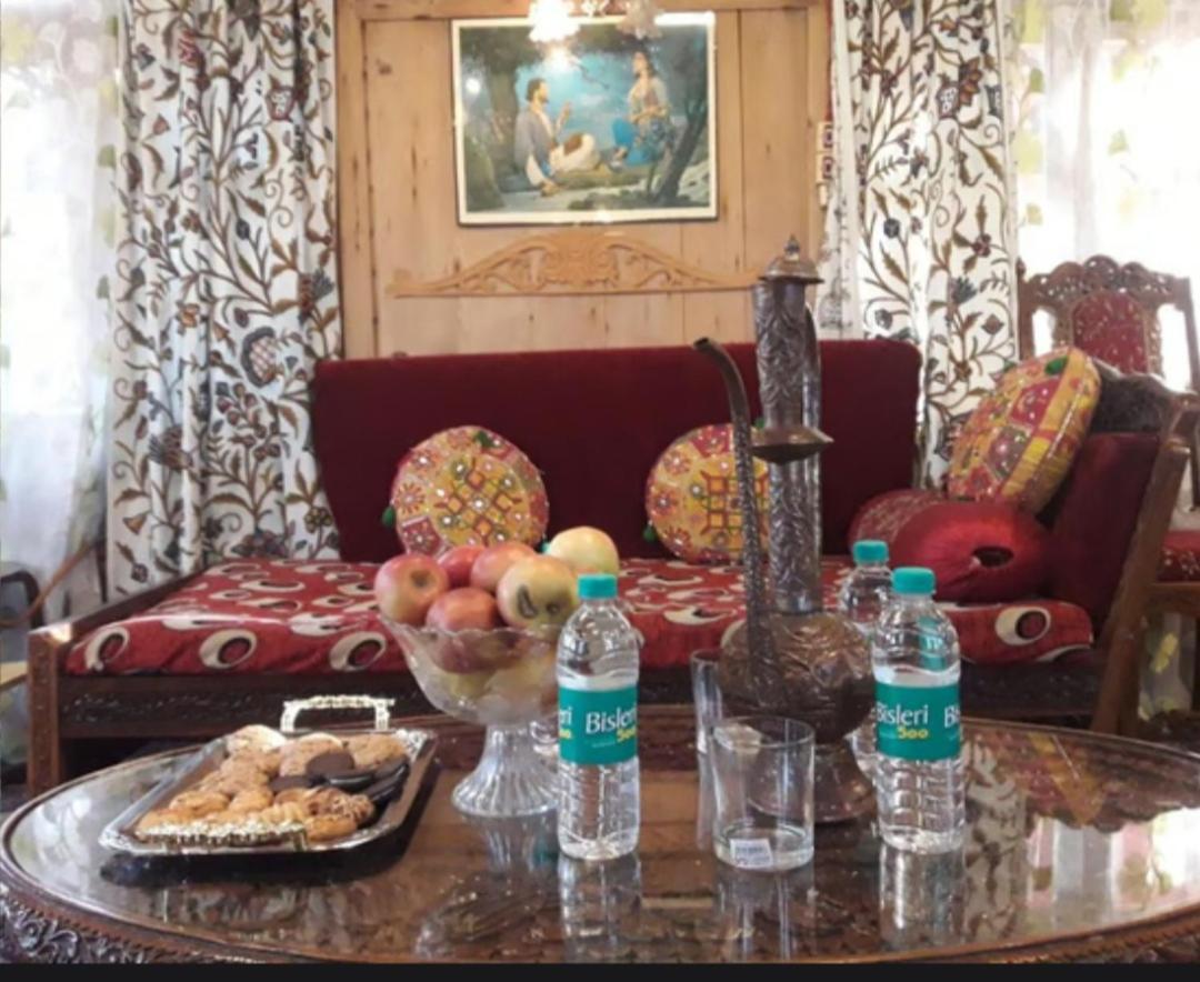 New Minar Group Of Houseboats Hotel Srīnagar Exterior foto
